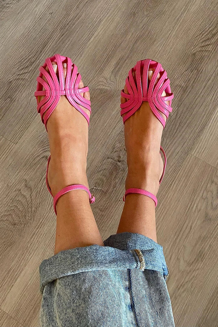 SOLE | Sandales plates tressées élégantes pour un look sophistiqué