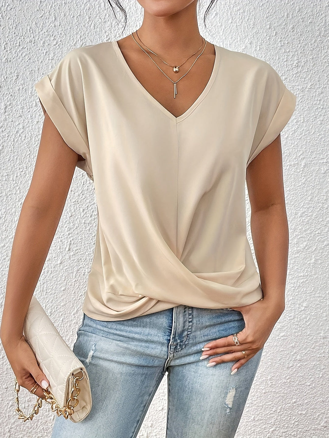 Adeline™ | T-shirt élégant à col V doux