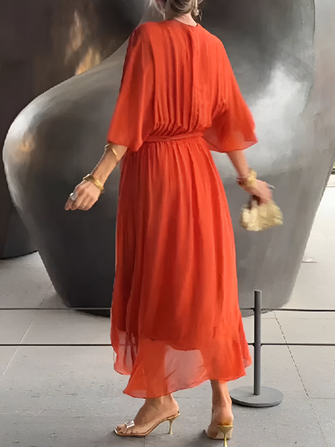 Alice | Robe élégante à col en V